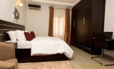 The Flat 5 (2/1 Bedroom | Ground Floor)