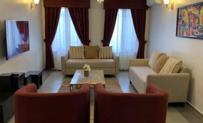 The Flat 4 (4/3 Bedroom | Terrace)