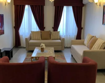 The Flat 4 (4/3 Bedroom | Terrace)